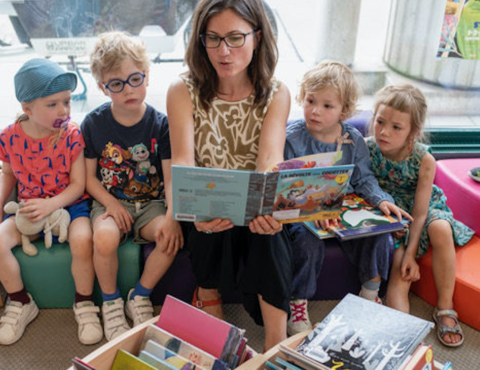 Des îles avec des ailes: lectures égalitaires pour enfants de 3 à 6 ans